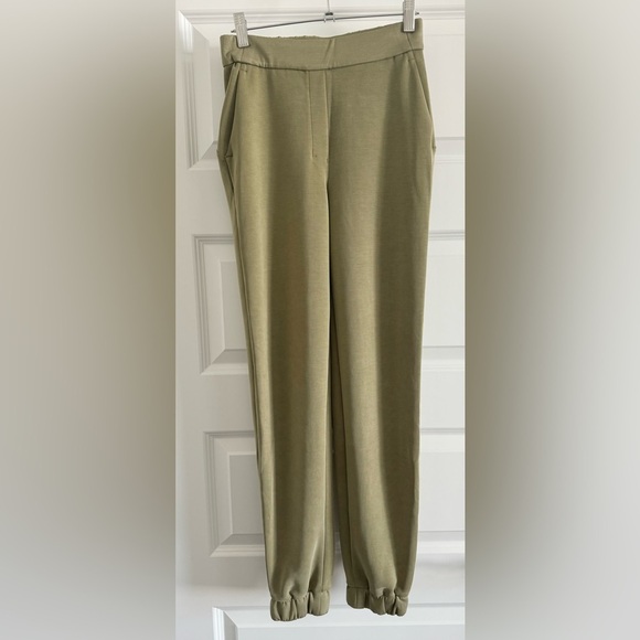 Lululemon Softstreme Relaxed High-Rise Pant - Picture 1 of 13